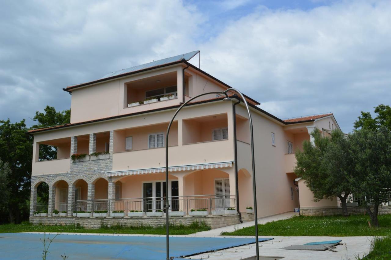 Pansion Oliva Hotel Krnica Buitenkant foto