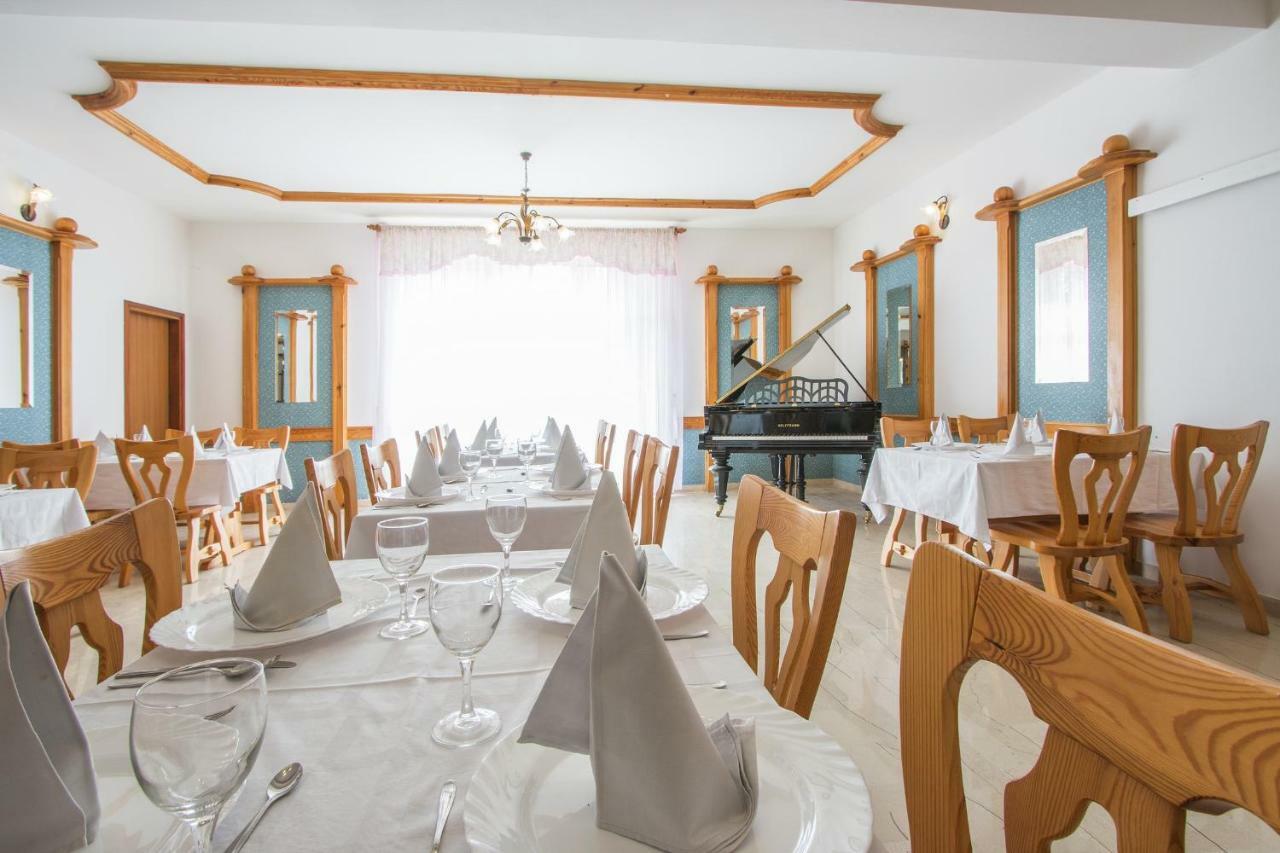 Pansion Oliva Hotel Krnica Buitenkant foto